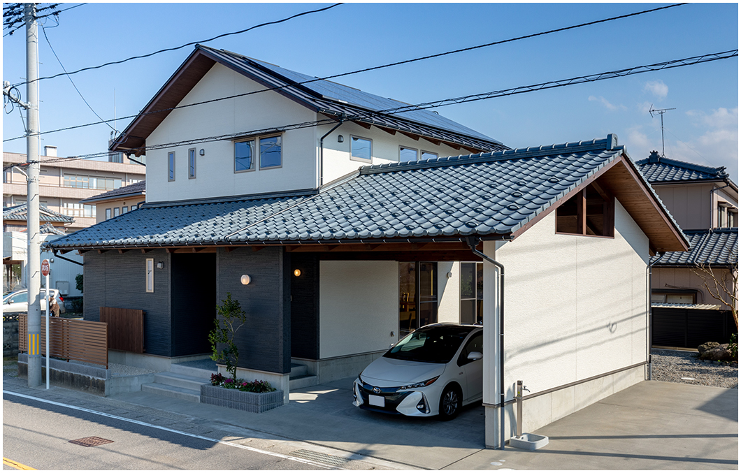 2階建てガレージ付きモデルハウスの写真